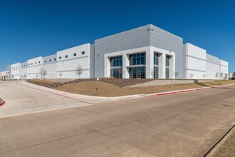 3050 Red Hawk Dr, Grand Prairie, TX for lease Building Photo- Image 1 of 5