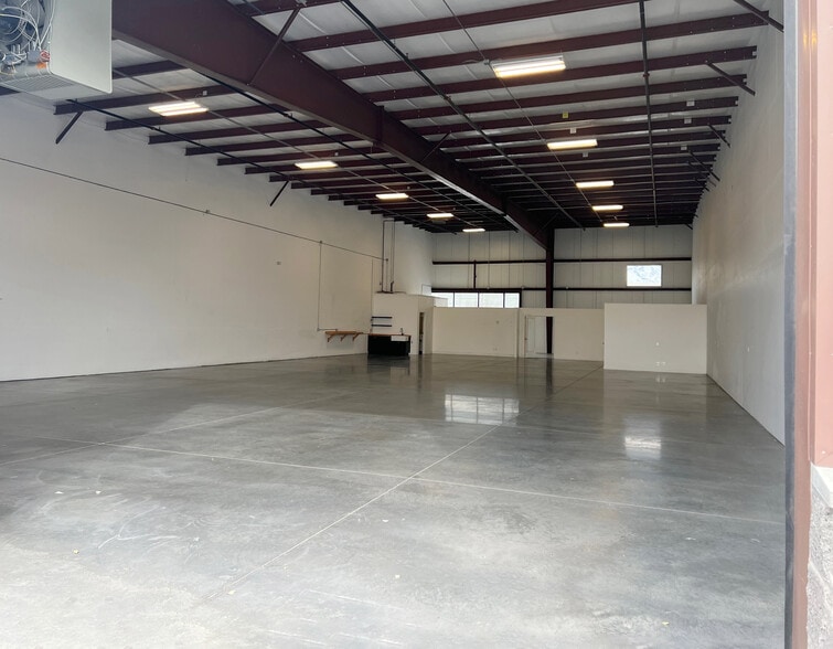 870 N 100 E, Lehi, UT for lease - Interior Photo - Image 3 of 7