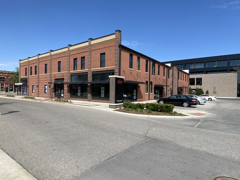 801 E Douglas Ave, Wichita, KS for lease - Building Photo - Image 1 of 13