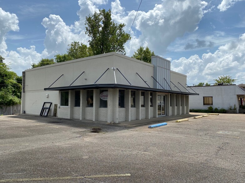 920 S Gloster St, Tupelo, MS for lease - Building Photo - Image 2 of 11