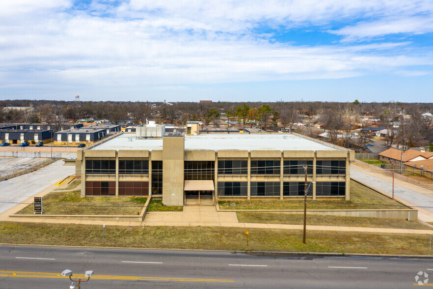 7001 NW 23rd St, Bethany, OK for lease - Building Photo - Image 2 of 9