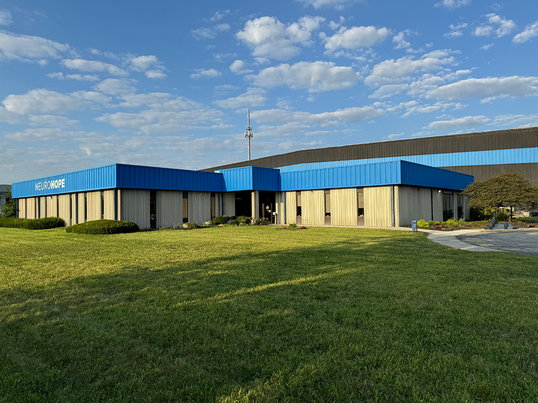 6002 Sunnyside Rd, Indianapolis, IN for lease - Building Photo - Image 1 of 6