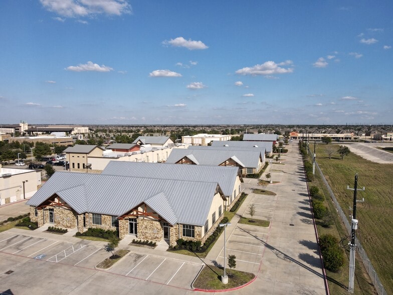 5757 Flewellen Oaks Ln, Fulshear, TX for sale - Building Photo - Image 1 of 9