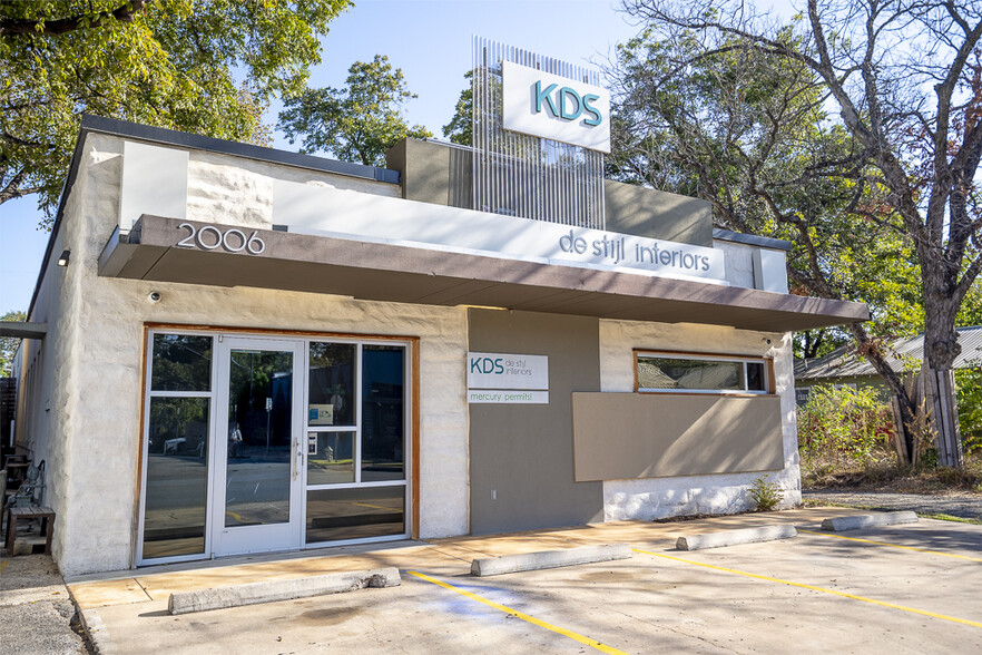 2006 E Cesar Chavez St, Austin, TX for sale - Building Photo - Image 1 of 21