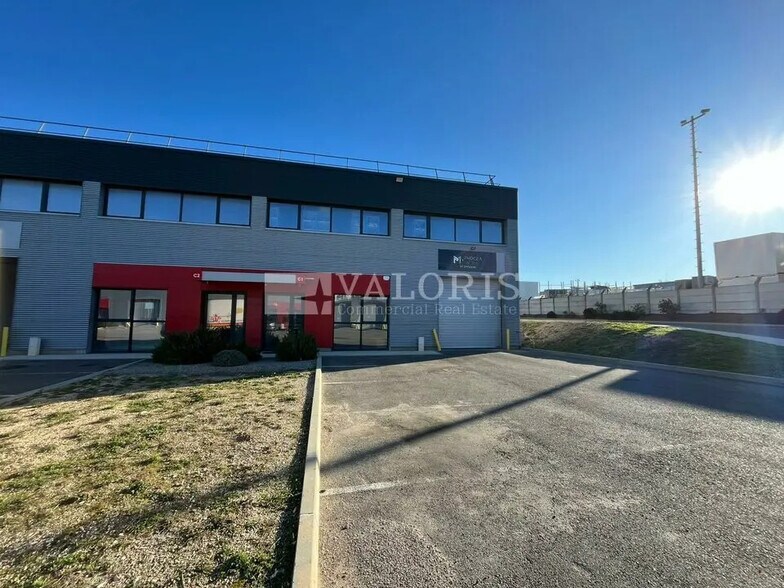 Flex in Gignac-la-Nerthe for lease - Building Photo - Image 2 of 12