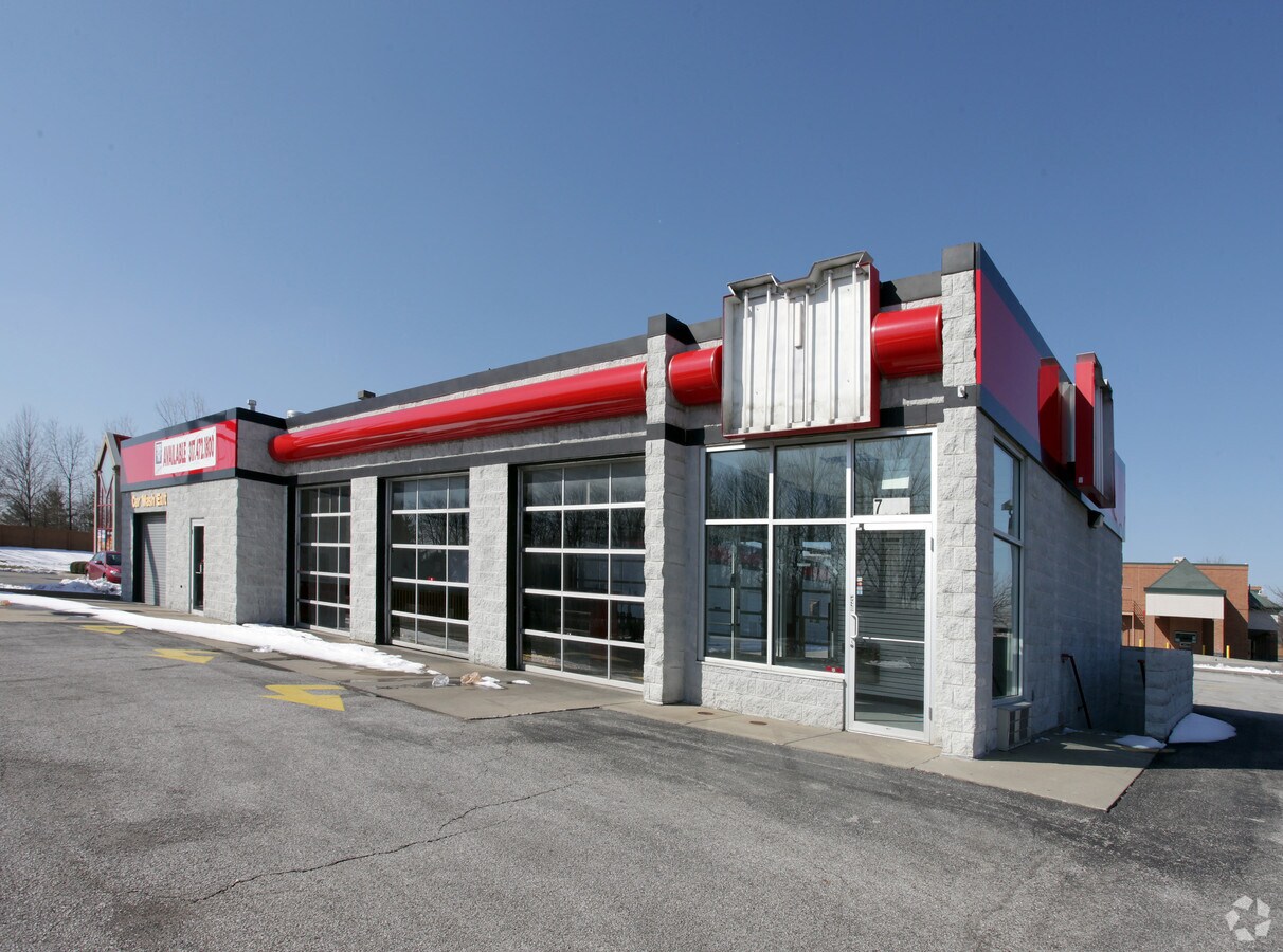 7012 N Rd, Indianapolis, IN 46268