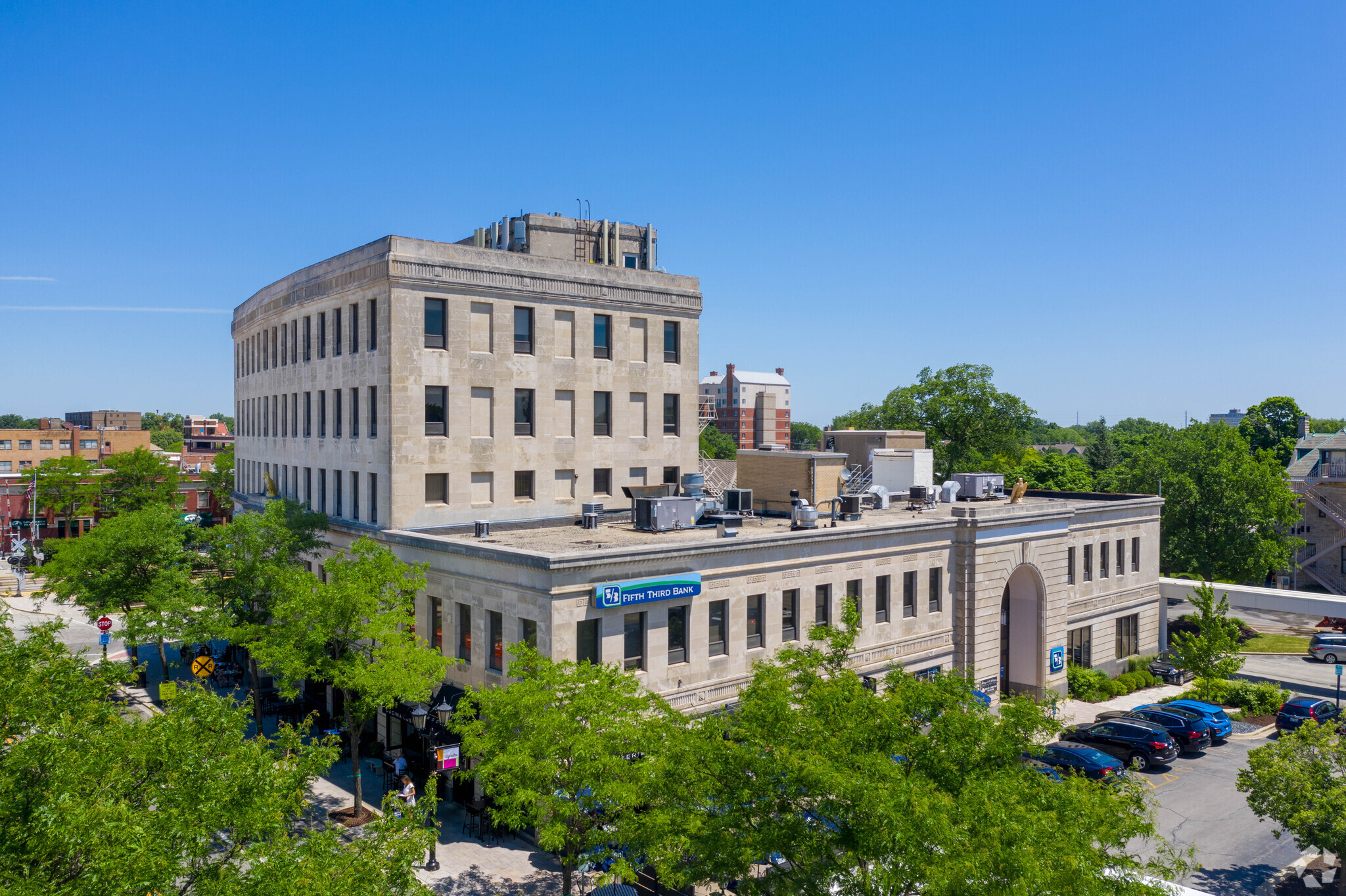 105 S York St, Elmhurst, IL 60126 - Fifth Third Bank Building | LoopNet