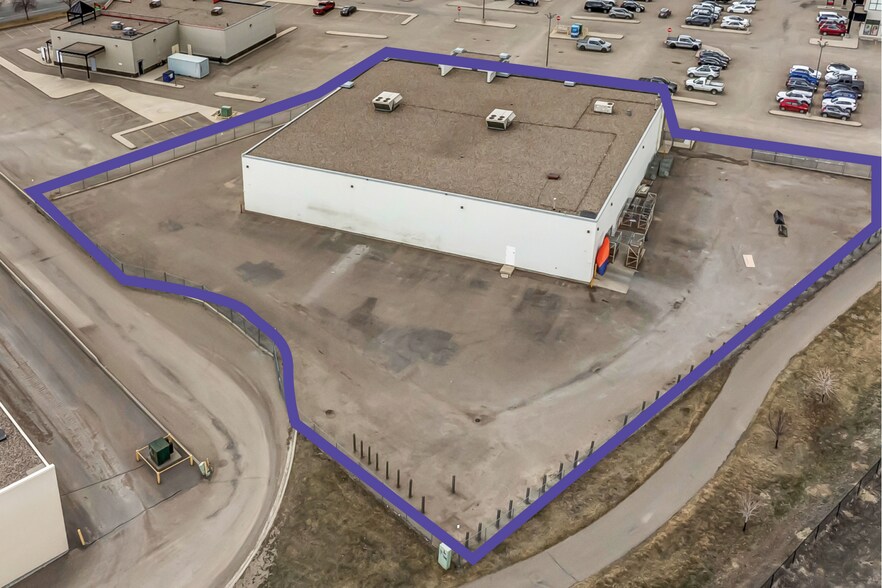 64 Carry Dr SE, Medicine Hat, AB for lease - Building Photo - Image 2 of 2