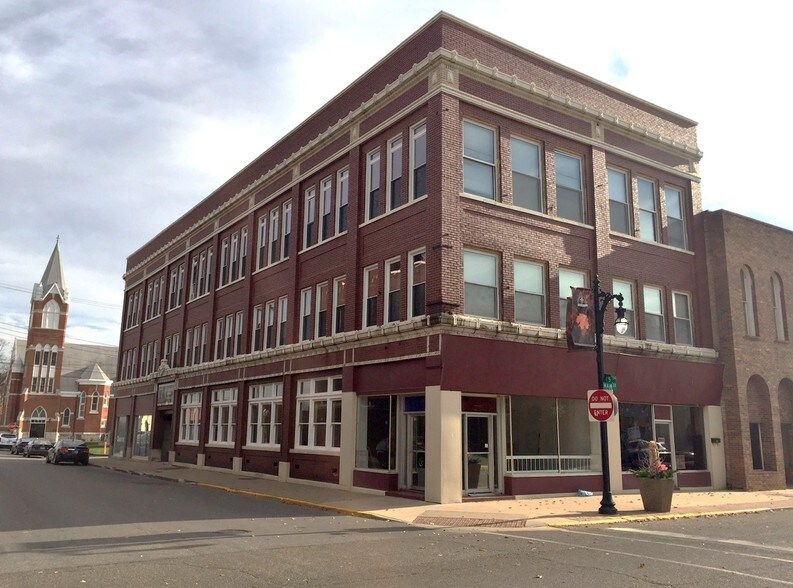 13 N 5th St, Vincennes, IN for sale - Primary Photo - Image 1 of 1