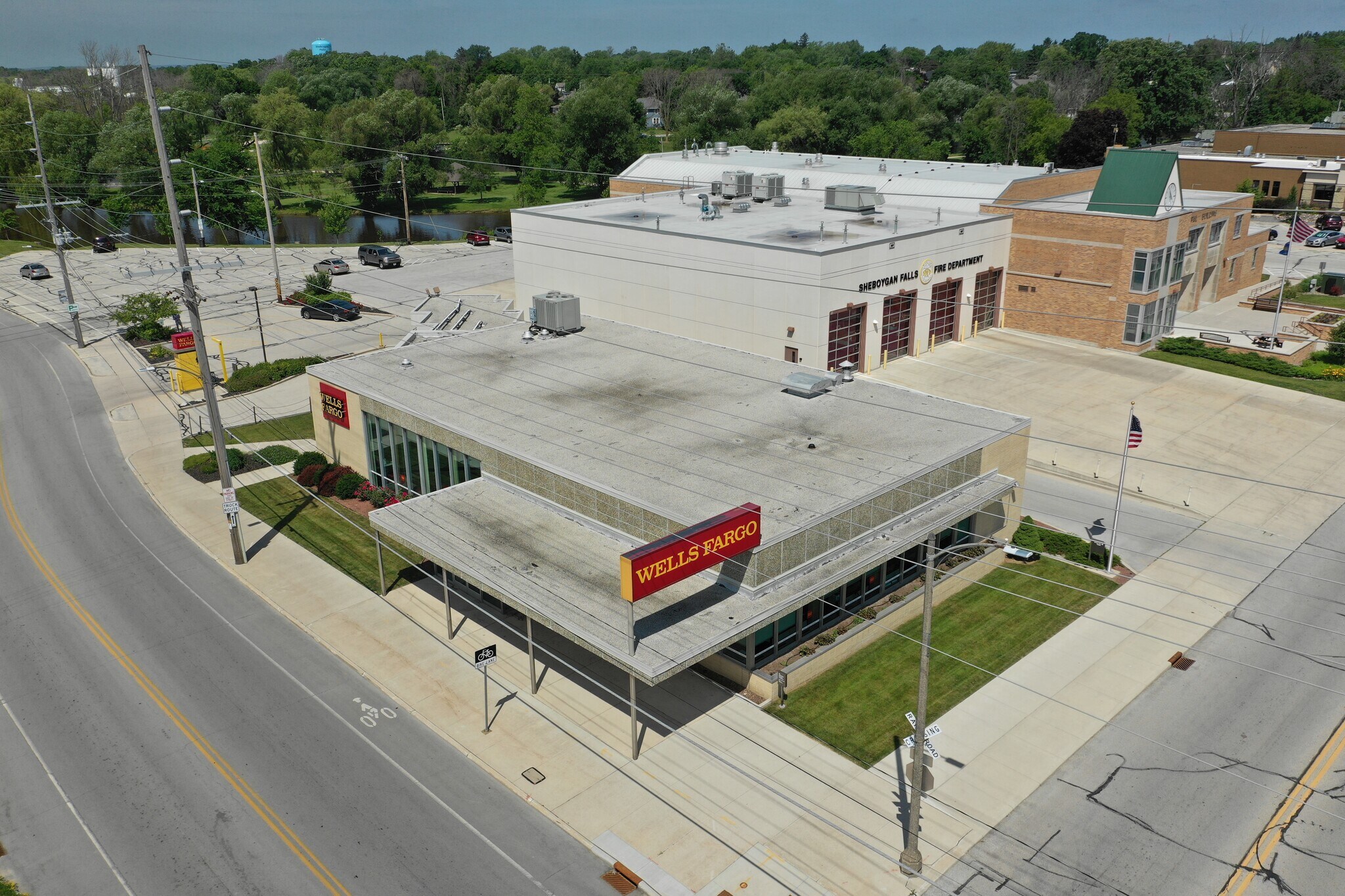 806 Monroe St, Sheboygan Falls, WI 53085 Wells Fargo Bank