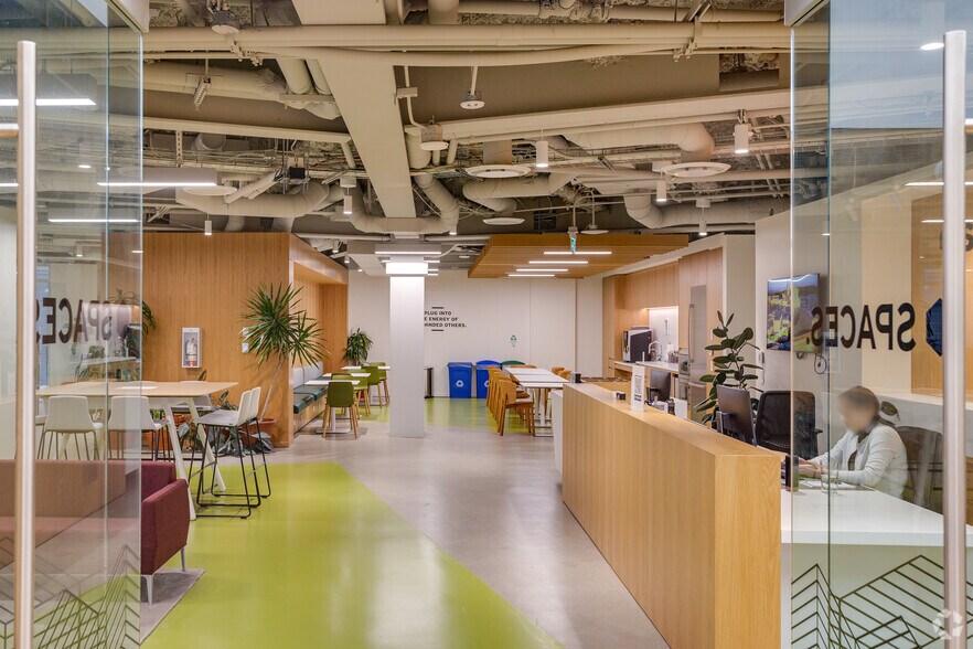 410 W Georgia St, Vancouver, BC for lease - Building Photo - Image 1 of 25