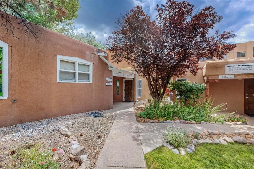 1482 S Saint Francis Dr, Santa Fe, NM for sale - Building Photo - Image 2 of 37