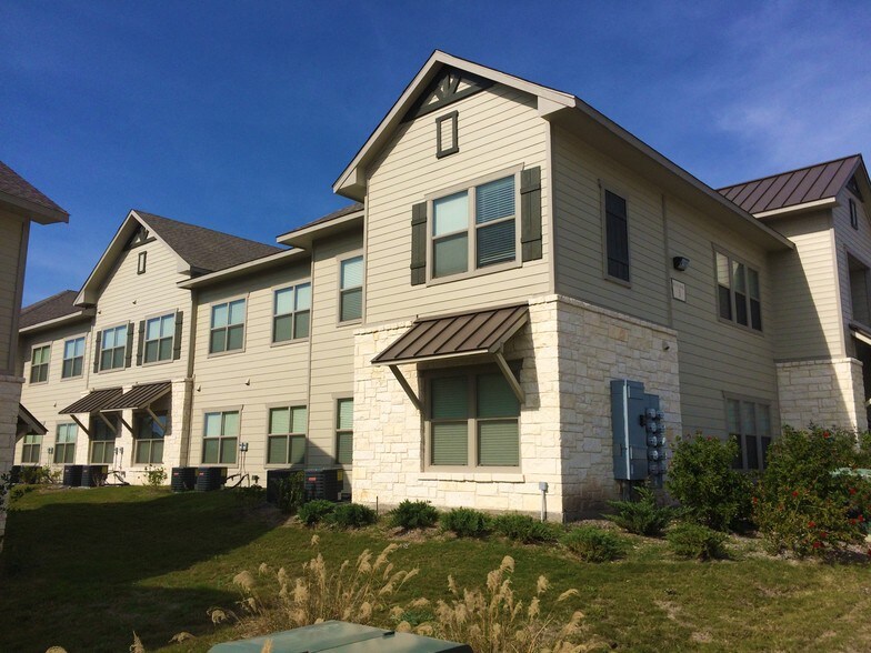 270 Park Pl, Kenedy, TX for sale - Building Photo - Image 1 of 1