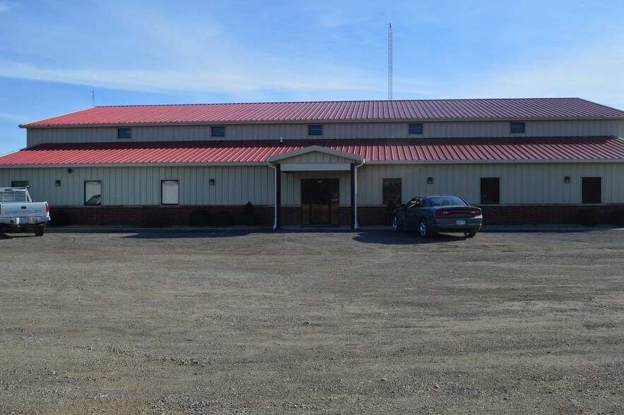 377 W US Highway 50, Emporia, KS for sale - Building Photo - Image 1 of 1