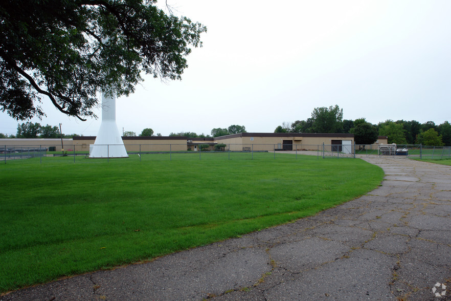 Industrial in Lapeer, MI for sale - Building Photo - Image 1 of 1