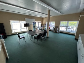 15501 Munn Rd, Cleveland, OH for lease Interior Photo- Image 2 of 18