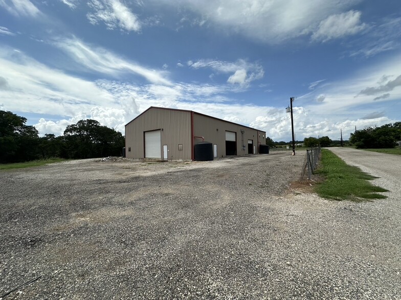 454 E Ammann Rd, Bulverde, TX for lease - Building Photo - Image 2 of 7