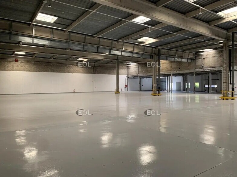 Industrial in Gennevilliers for lease - Interior Photo - Image 3 of 12