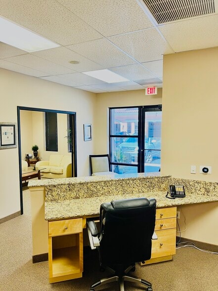 9180 Estero Park Commons Blvd, Estero, FL for sale - Interior Photo - Image 3 of 11