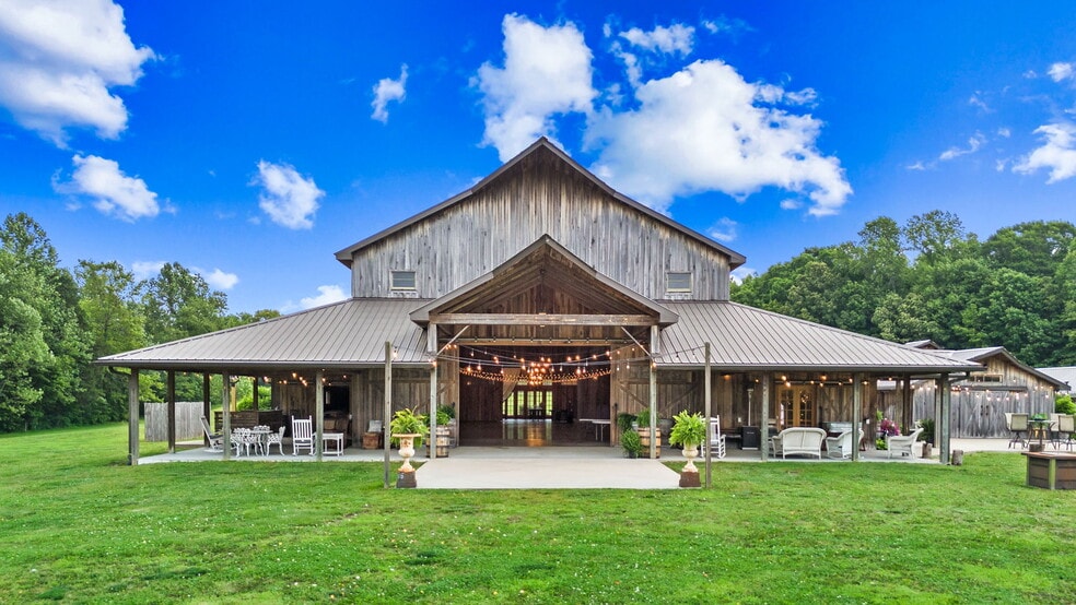 6863 E Highway 80, Russell Springs, KY for sale - Building Photo - Image 3 of 76