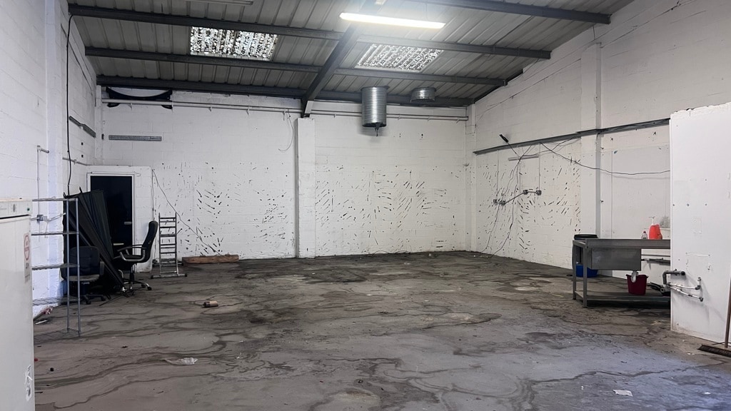 22-28 Bradfield Rd, London for lease Interior Photo- Image 1 of 3