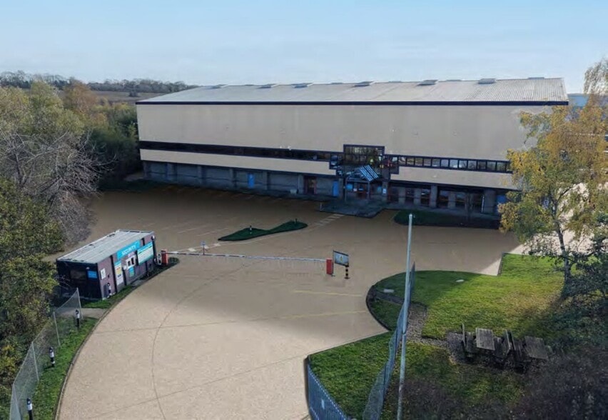 92 Hellaby Ln, Rotherham for lease - Building Photo - Image 2 of 5
