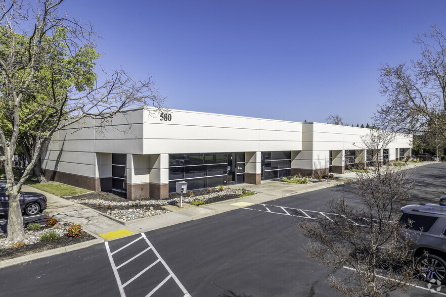 580 Menlo Dr, Rocklin, CA for lease - Building Photo - Image 2 of 3