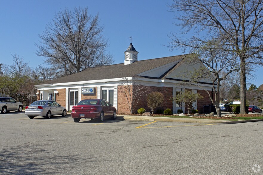 1935 Breton Rd SE, Grand Rapids, MI 49506