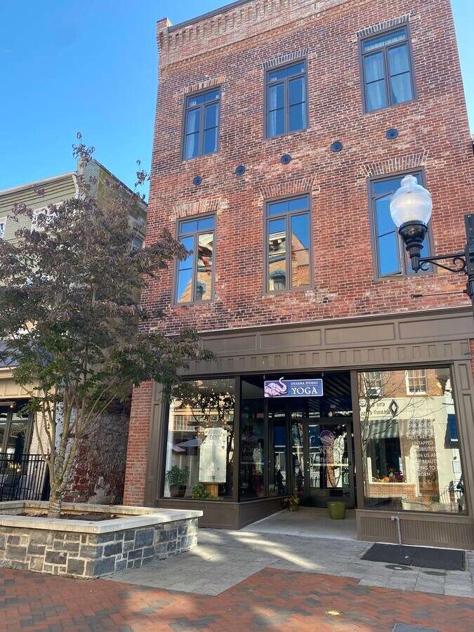 160 N Loudoun St, Winchester, VA 22601