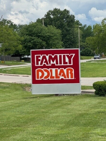 1110 Philo Rd, Urbana, IL for lease - Building Photo - Image 2 of 2