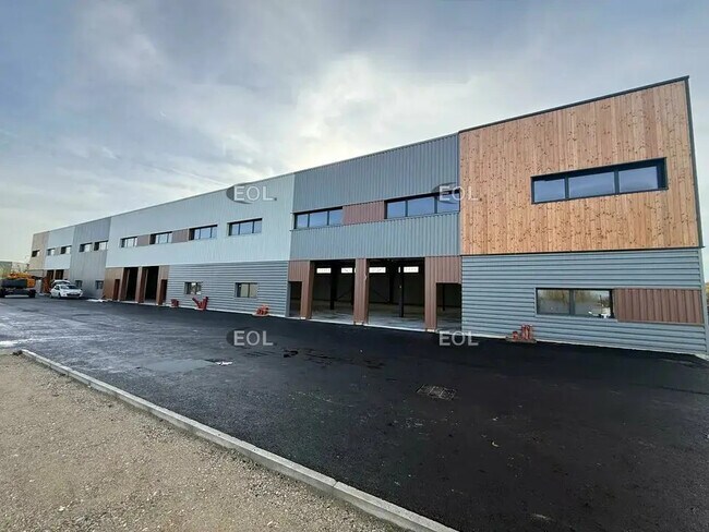 Location Local d'activités 425 m² à 2 550 m²