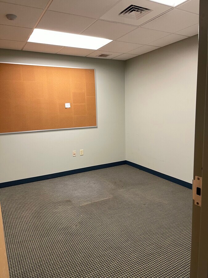 23 Enterprise Dr, Windham, NH 03087