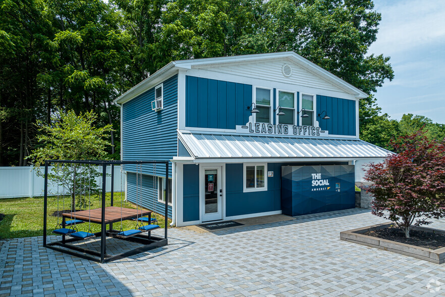 279 Amherst Rd, Sunderland, MA for sale - Primary Photo - Image 1 of 30