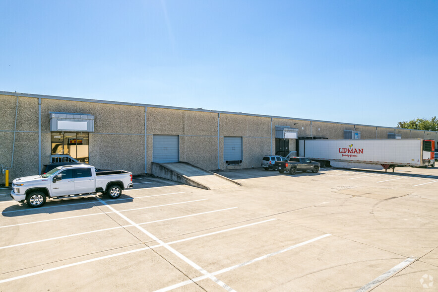 2627-2659 Market St, Garland, TX for lease - Building Photo - Image 3 of 12