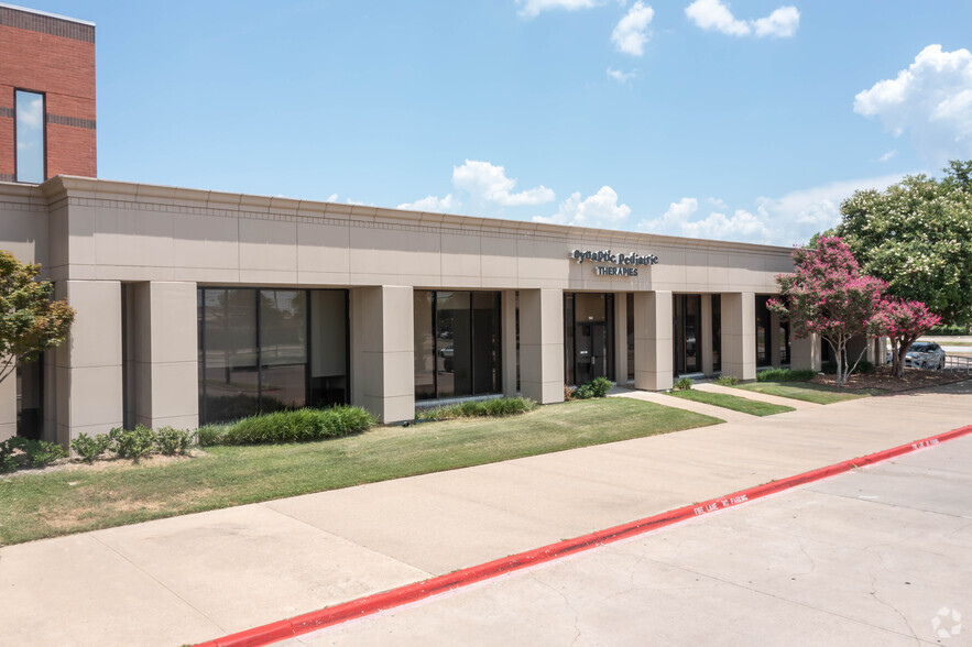 3200 Broadway Blvd, Garland, TX for lease - Building Photo - Image 3 of 11