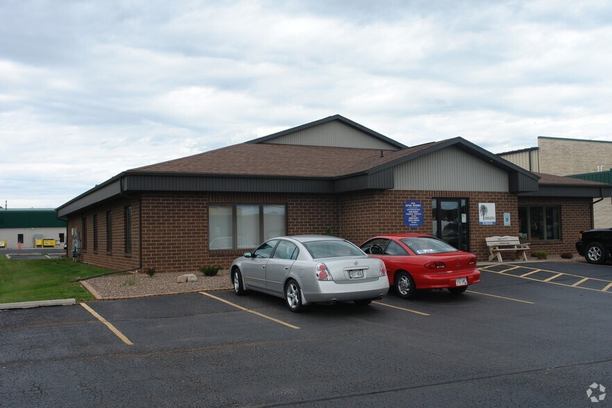 858-860 Hansen Rd, Green Bay, WI for sale - Primary Photo - Image 1 of 1