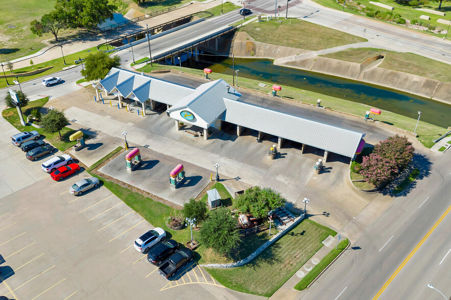 525 W Irving Blvd, Irving, TX for sale - Building Photo - Image 1 of 15