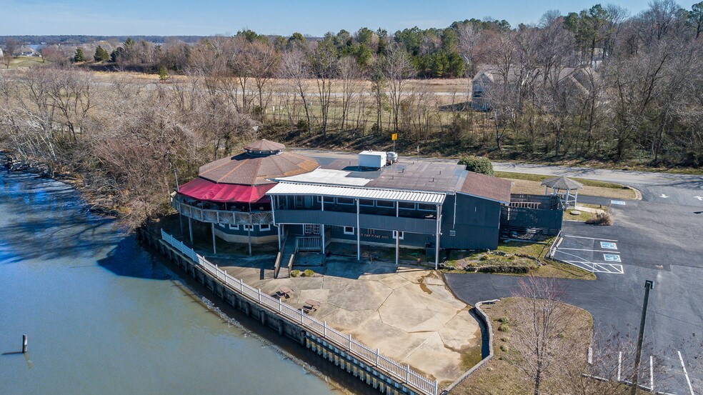 700 Jordan Point Rd, Hopewell, VA for sale - Primary Photo - Image 1 of 1