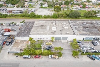 995 NW 72nd St, Miami, FL for lease Building Photo- Image 2 of 7