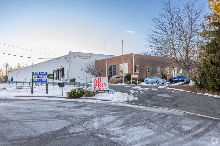 220 Commerce Dr, Montgomeryville, PA for sale - Building Photo - Image 1 of 5
