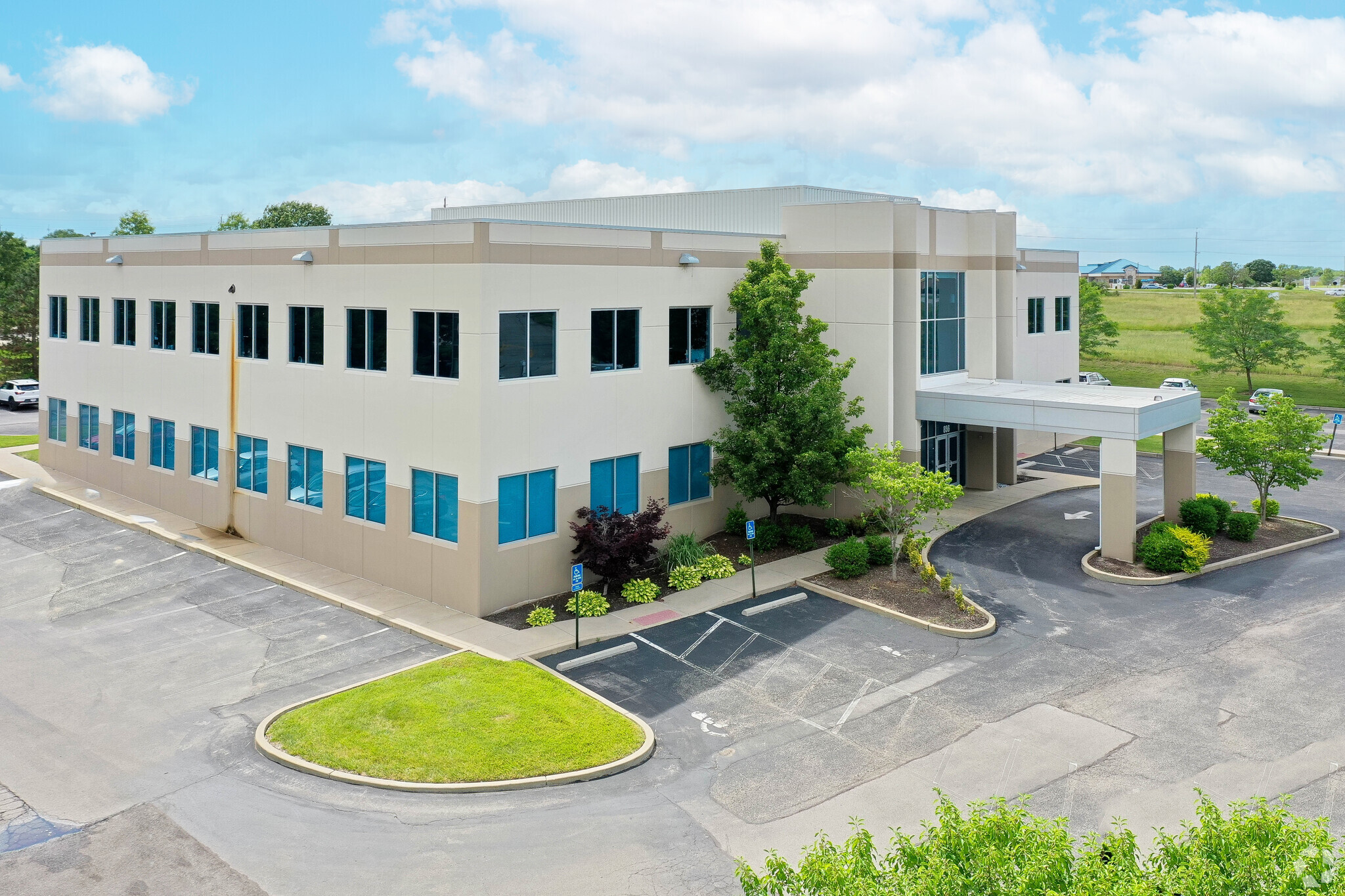 856 Waterbury Falls Dr, O'Fallon, MO for lease Building Photo- Image 1 of 10