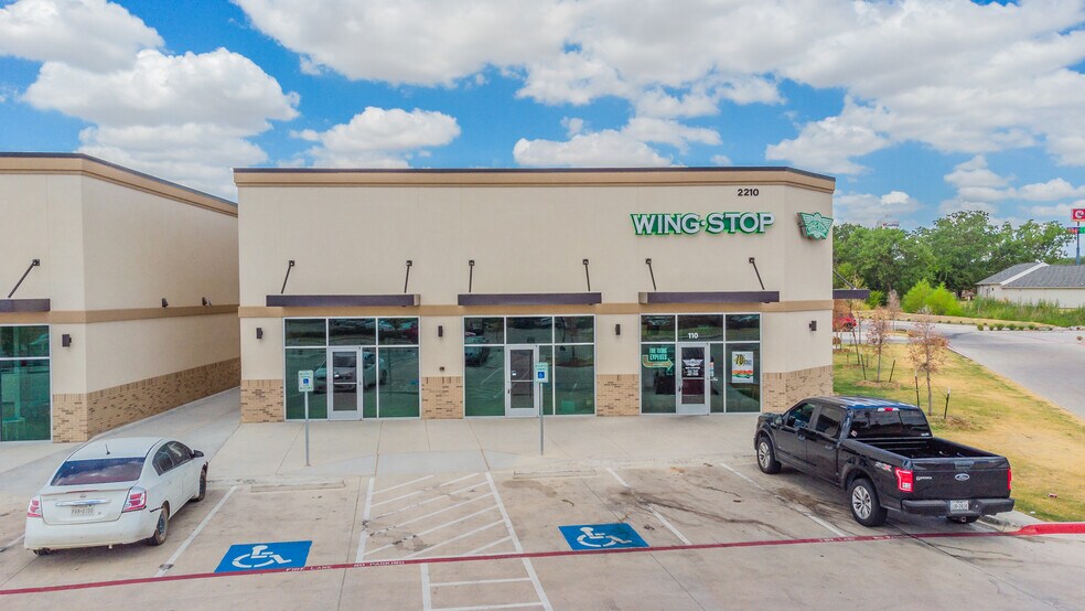 2210 Walton Dr, Kaufman, TX 75142