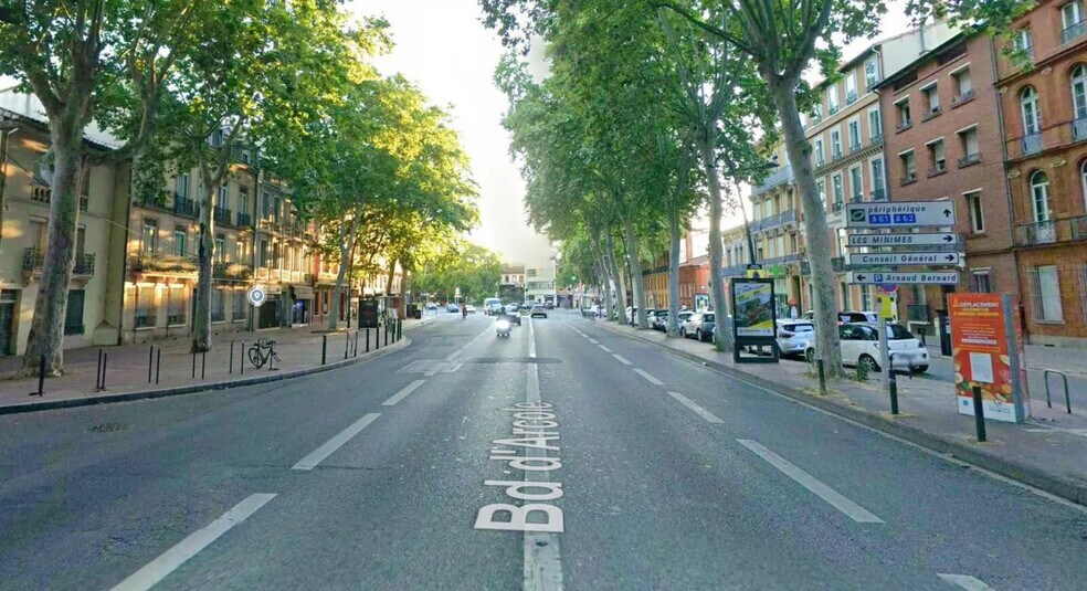Retail in Toulouse for sale - Building Photo - Image 2 of 3