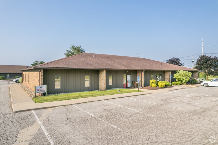 2281 Village Mall Dr, Mansfield, OH for sale - Primary Photo - Image 1 of 1