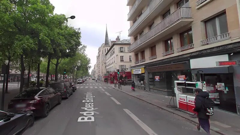 Retail in Paris for lease Building Photo- Image 1 of 4