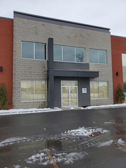 101 Rue Omer-Deserres, Blainville, QC for sale - Building Photo - Image 1 of 1