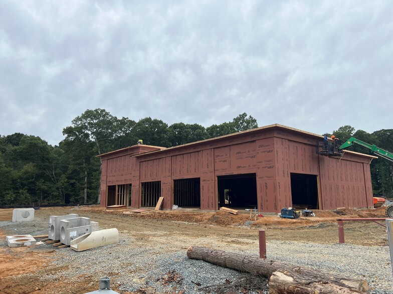 2300 Commerce Center Dr, Rockville, VA for lease - Construction Photo - Image 1 of 3