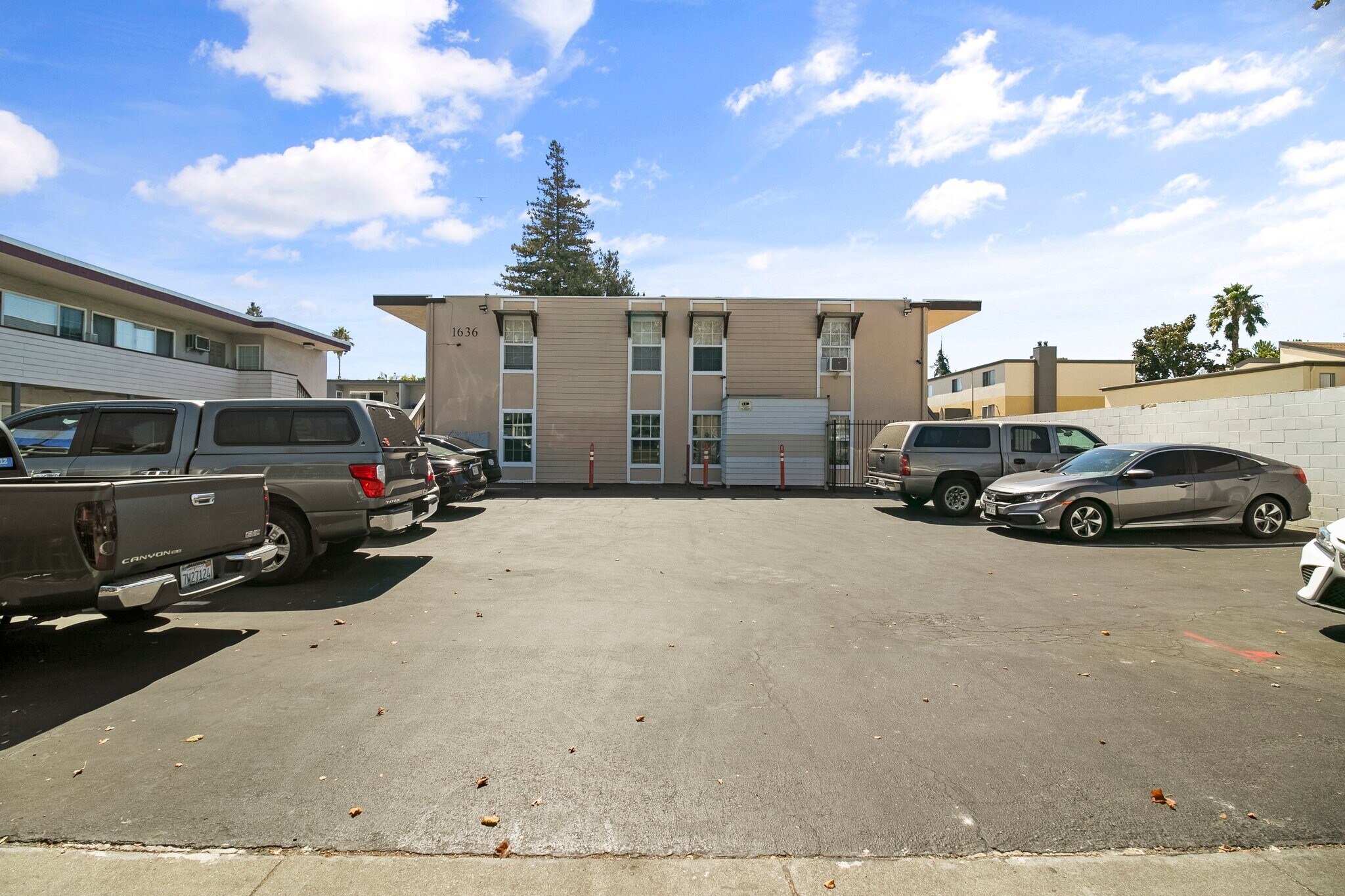 1636 Clayton Rd, Concord, CA 94520