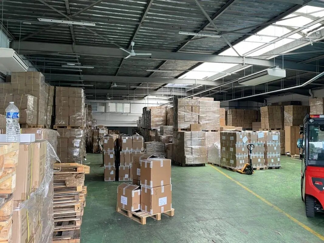 Industrial in Montreuil for lease Interior Photo- Image 1 of 11