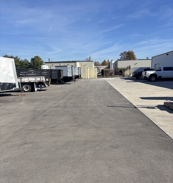 820 Hendricks Dr, Lebanon, IN for lease - Building Photo - Image 3 of 5